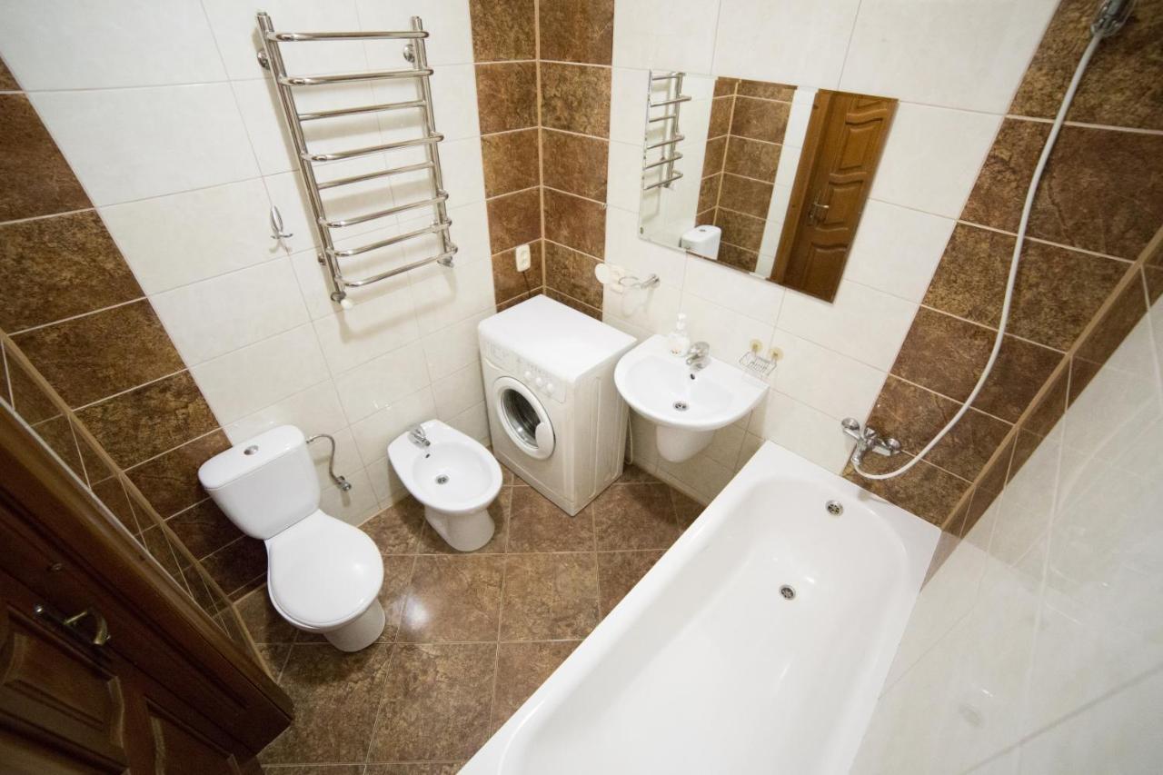 Apartment On Virmenska 3, With 2 Separate Bedrooms Lviv Luaran gambar