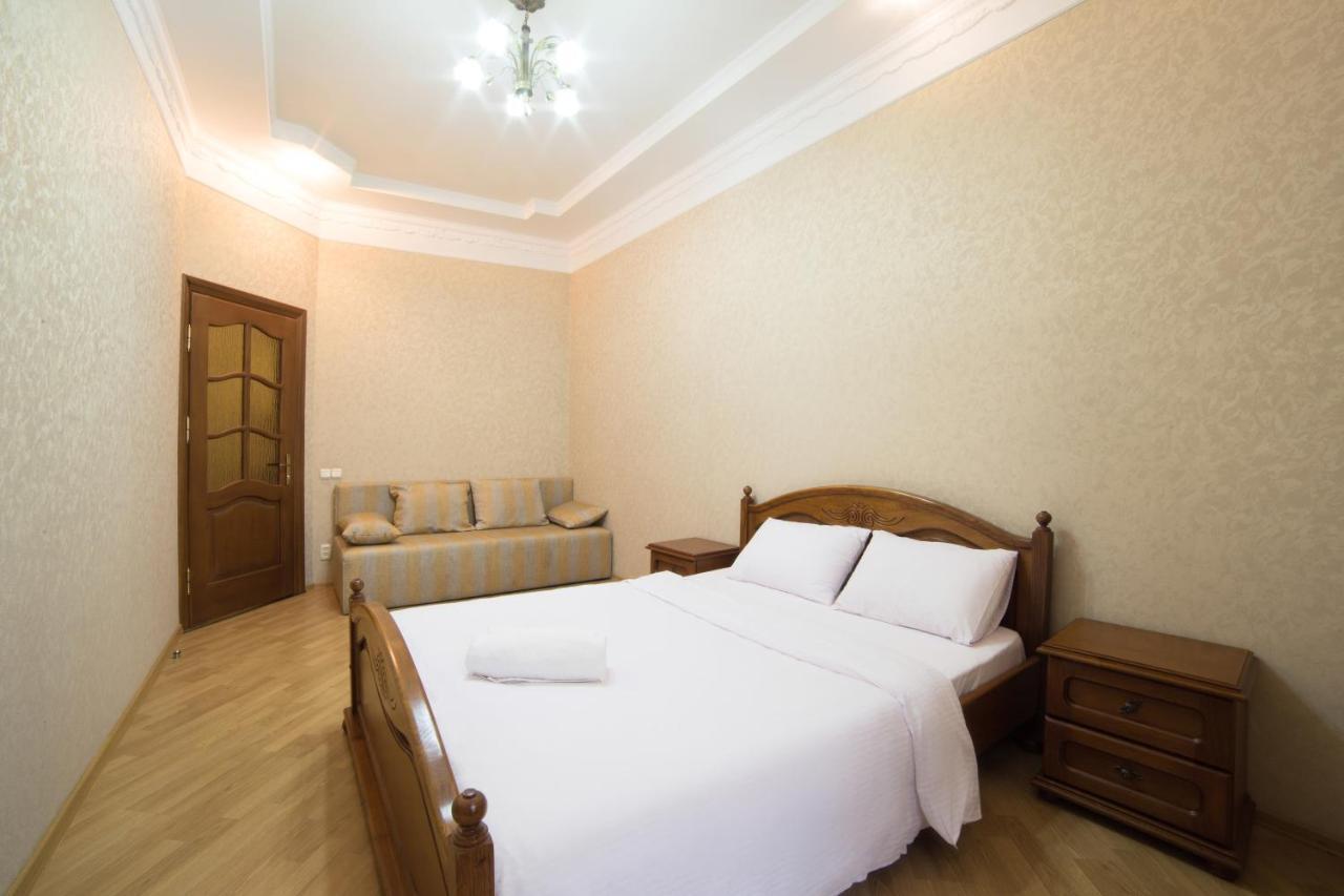 Apartment On Virmenska 3, With 2 Separate Bedrooms Lviv Luaran gambar